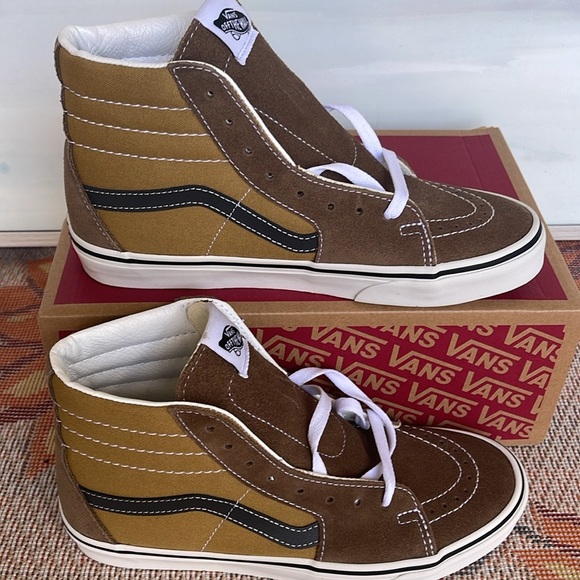 Vans Men’s Sk8-Hi Canvas/Suede Pop Brown/Mu
VN000CMXBF0
Sneakers - Picture 15 of 16